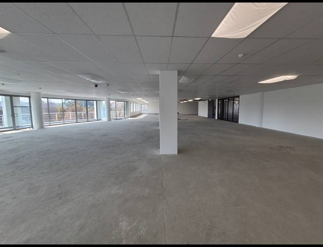 1,195M² OFFICE TO LET IN WOODMEAD